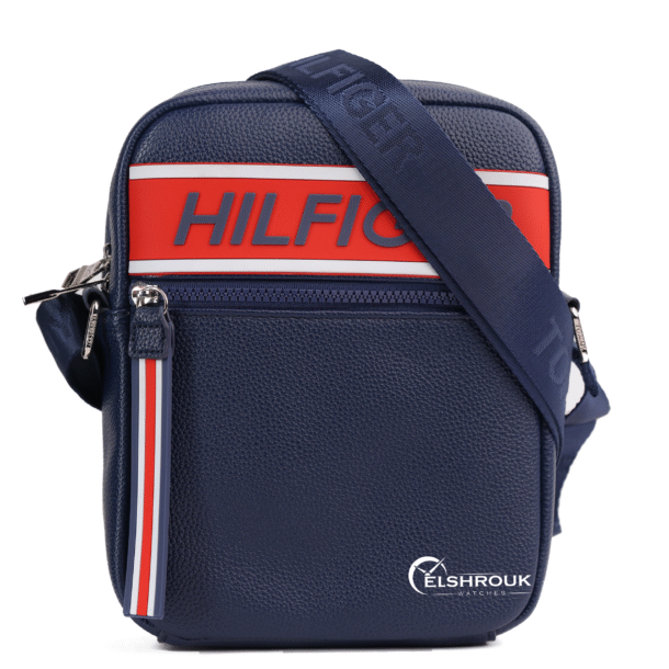 شنطة كروس تومي هيلفيغر بلون ازرق